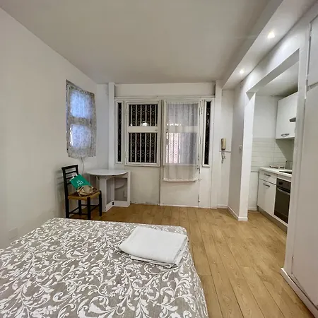 Lägenhet Tiny Bedsit